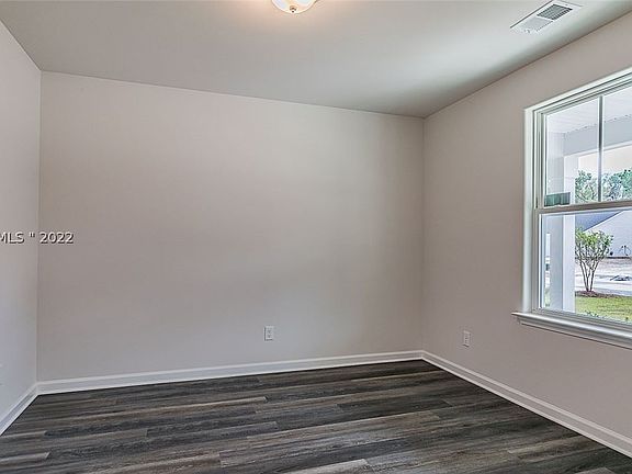 5th image of 8 Teal Bluff Ct