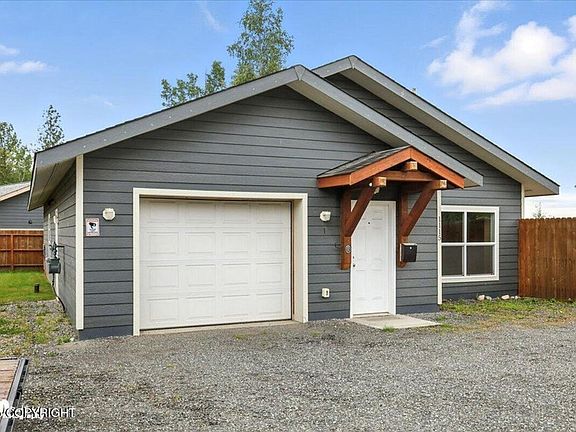3rd image of 1115 S Spring Dr #2