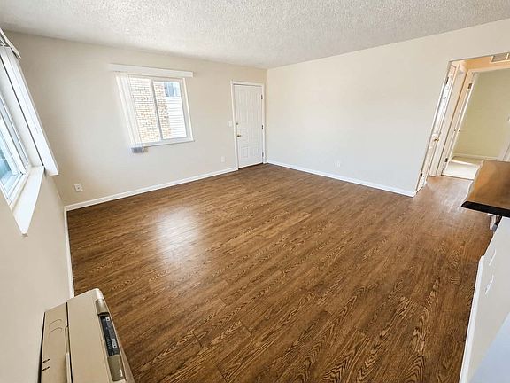 3rd image of 3024 Denver St