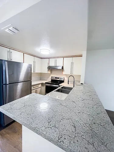 2207 N St Photo 1