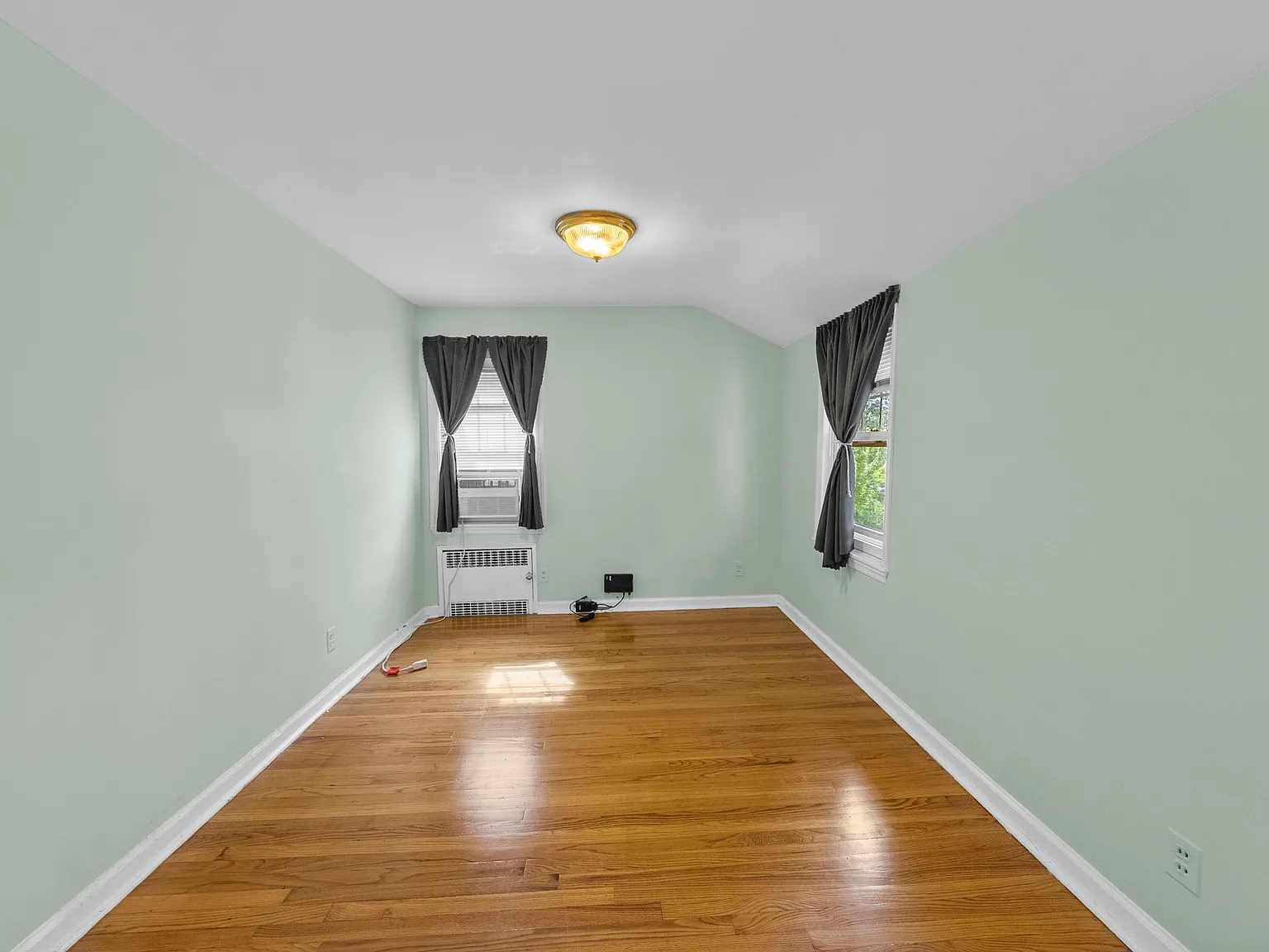 2 bed, $2,350 — Photo 4