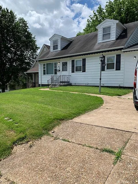 2530 Ada Ave photo 1