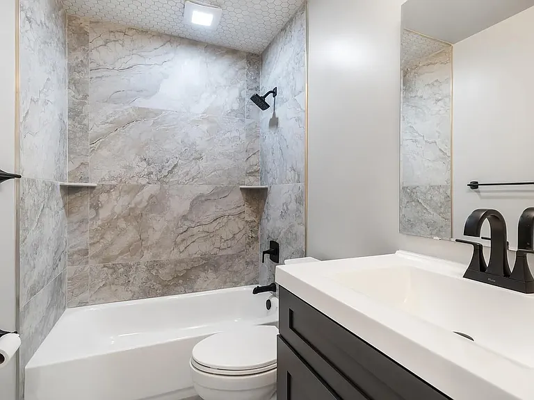 601 Dewey St #1 — Photo 4