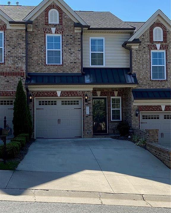 1st image of 1031 Richmond Park Dr
