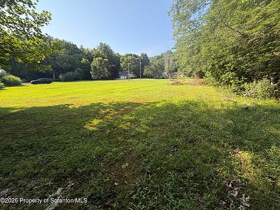2nd image of 18 Ruckle Hill Rd