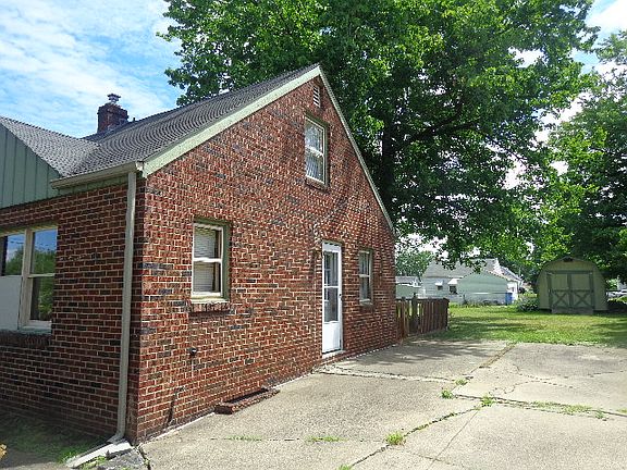 2nd image of 427 N Bon Air Ave
