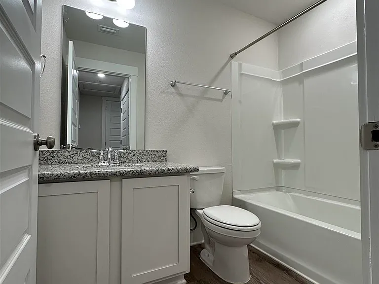 1542 Iroquois Ct — Photo 13