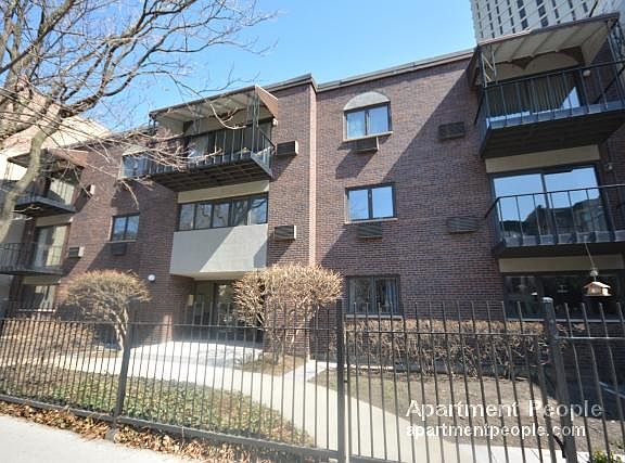 5th image of 1961 N Lincoln Ave APT 2F