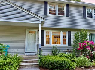 12 Holly Ln, Londonderry, NH 03053