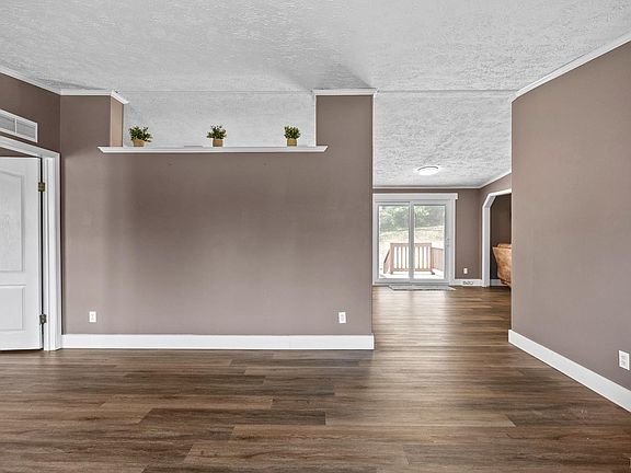 4th image of 426 S Main St