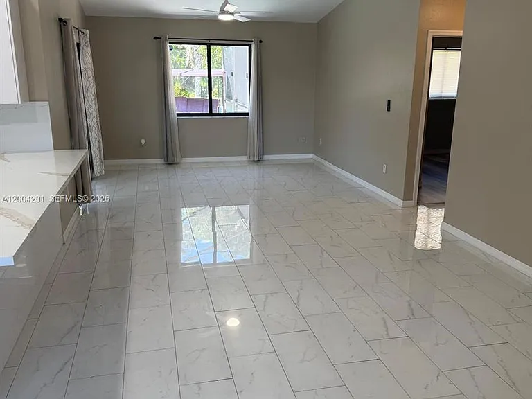 1325 SW 28th St — Photo 7