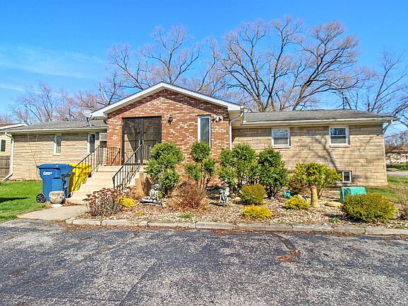 2nd image of 704 N Oakwood Ave