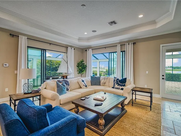 9902 Corso Bello Dr — Photo 11