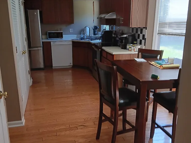 1529 Clear Brook Dr — Photo 2