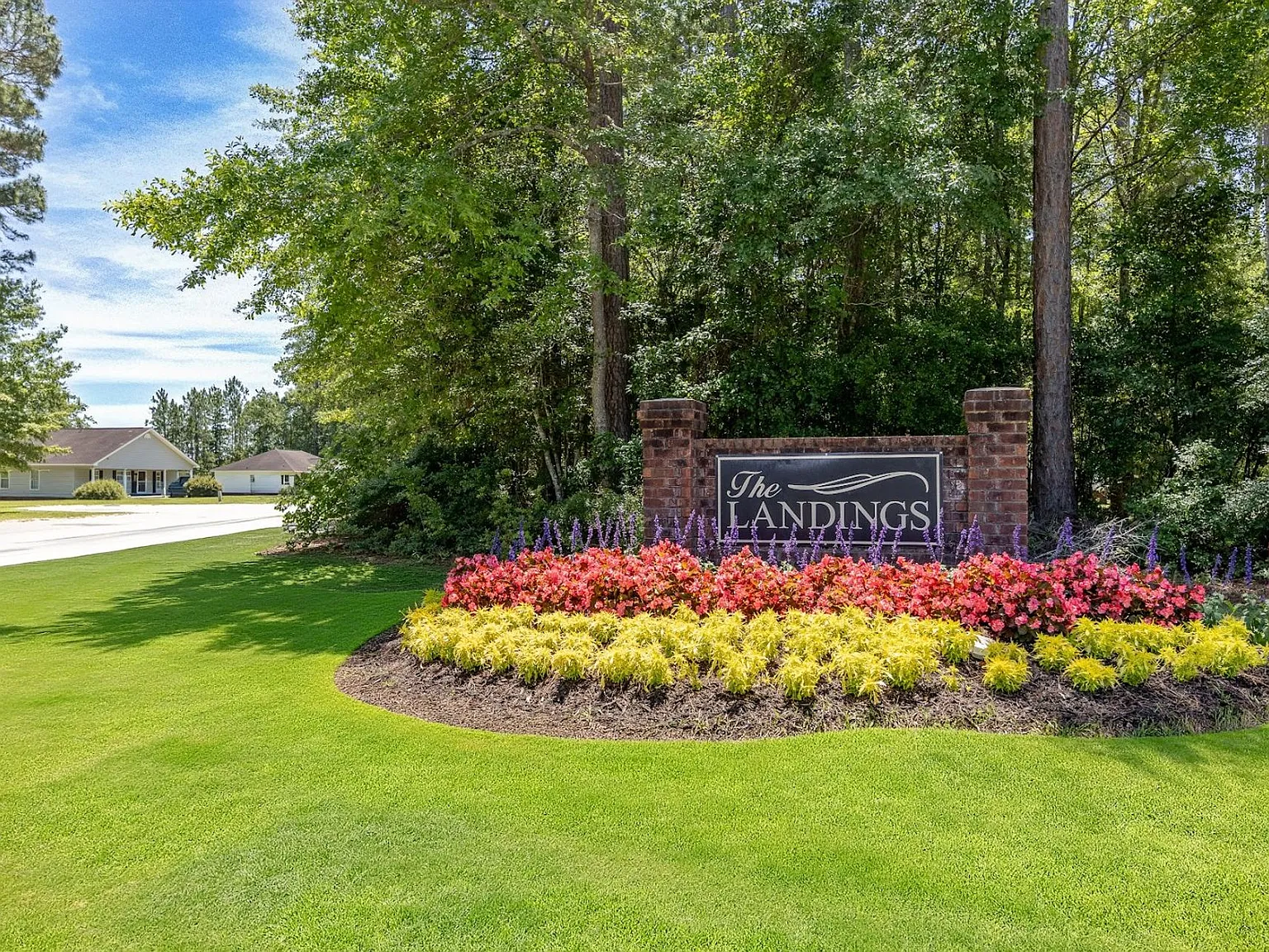 5601 Landings Pkwy. — Photo 1