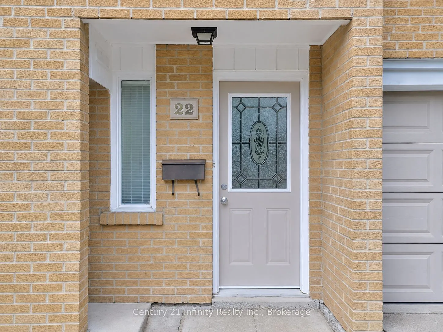3 bed, $2,800 — Photo 1