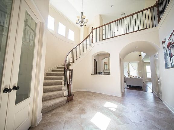 2nd image of 4143 Scenic Valley Ln
