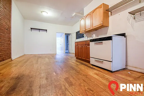 Rented by Pinn Realty | media 2