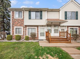 17401 Utica Oaks Ln #44, Roseville, MI
