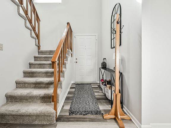 3rd image of 7730 Hollow Ridge Cir