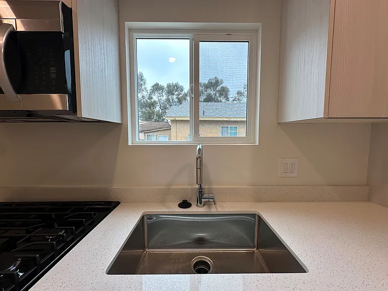 2539 S Cloverdale Ave #1 — Photo 30