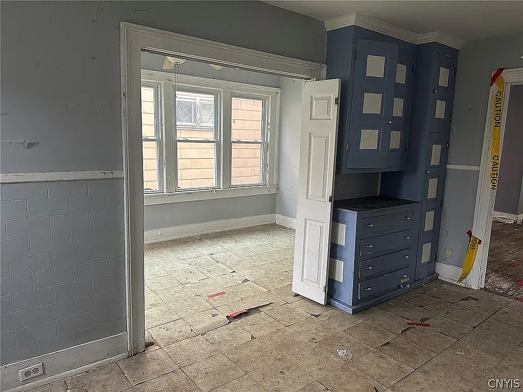 4 bed, 2268 sqft, $1,000 — Photo 1