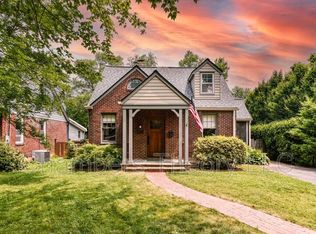 904 Park Ave, Falls Church, VA 22046