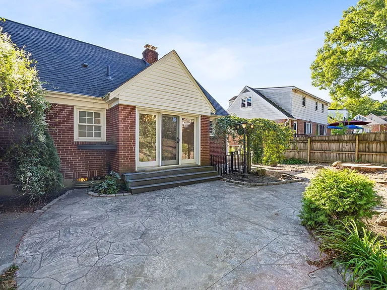1377 Collinsdale Ave — Photo 38