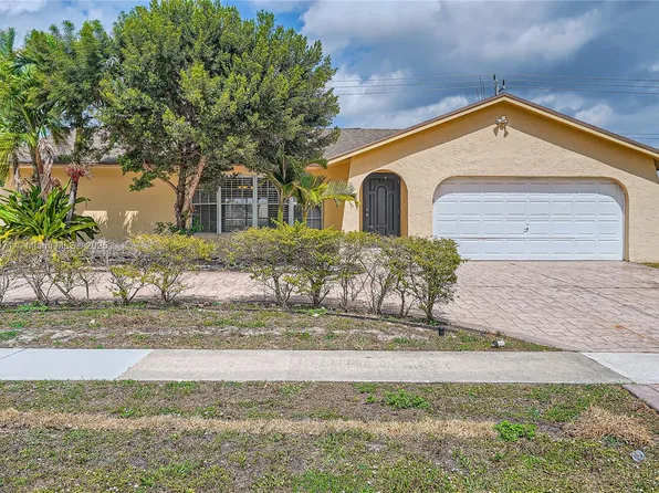 1281 Wyndcliff Dr, Wellington, FL 33414