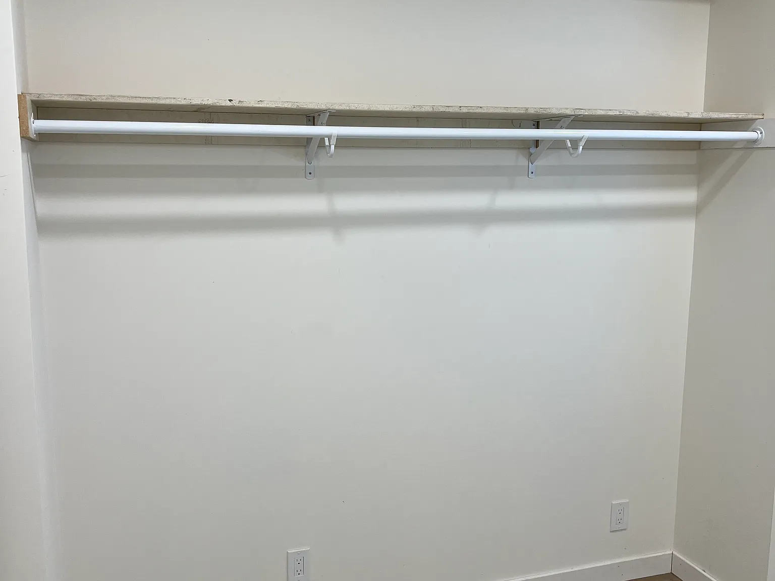 2 bed, 650 sqft, $2,400 — Photo 4