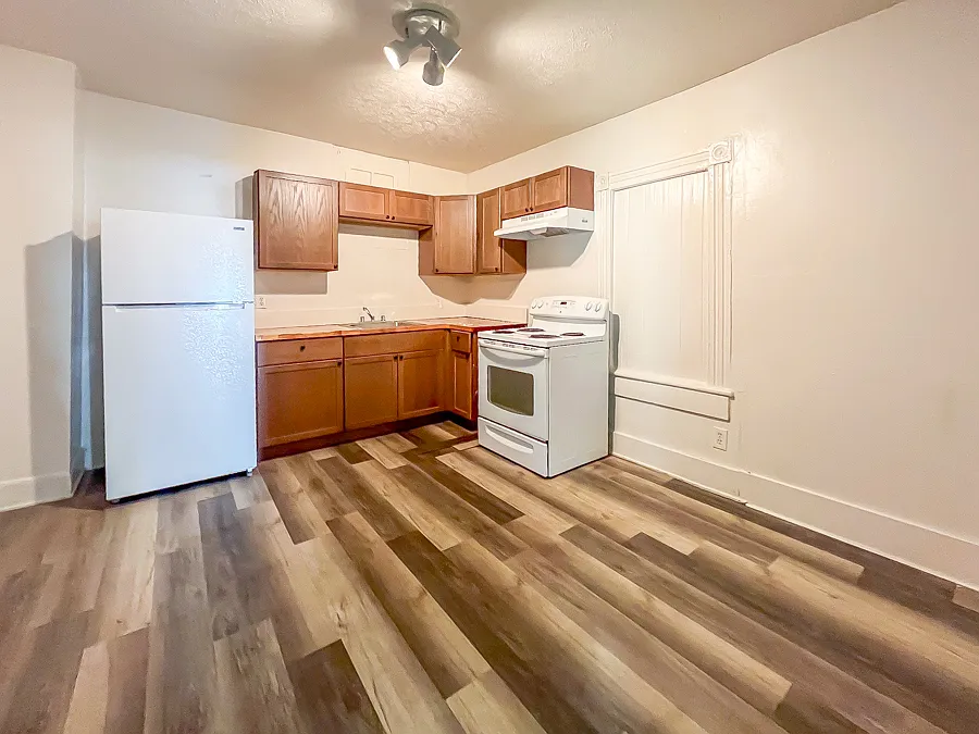 4 bed, 1440 sqft, $1,699 — Photo 2