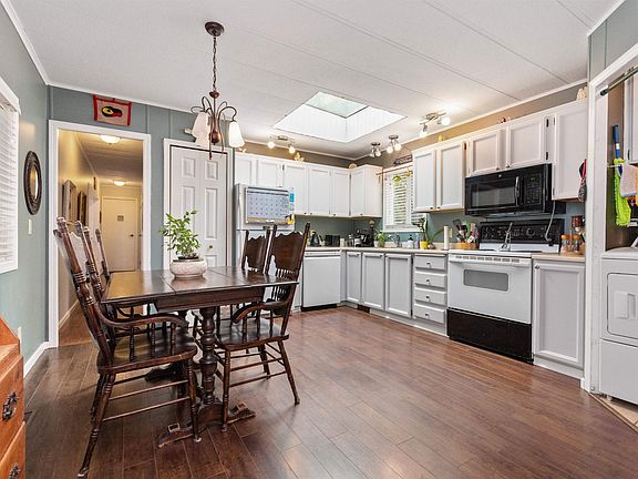 4th image of 44840 Keith Wilson Rd
