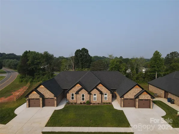 3345 48th Ave NE #16A, Hickory, NC 28601