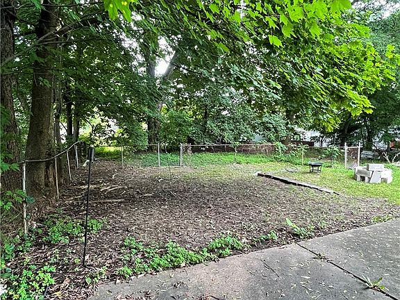 2nd image of 416 Bacon Ave