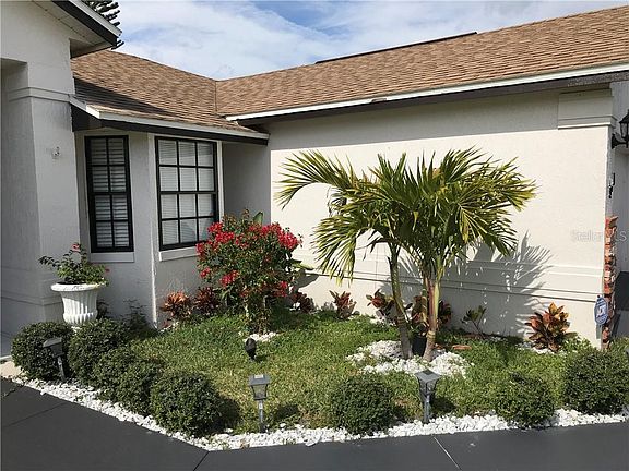 3rd image of 365 Sterling Dr