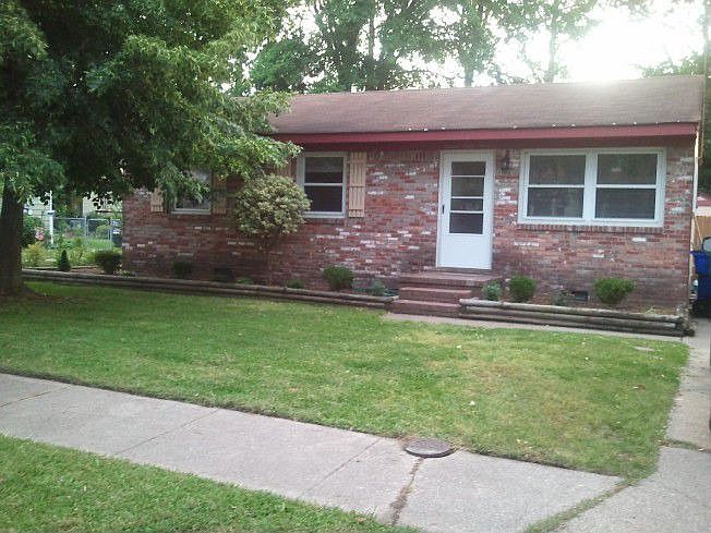 1st image of 1169 Clarence St