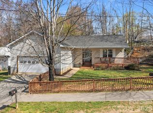 1 Mosers Pl, Candler, NC 28715
