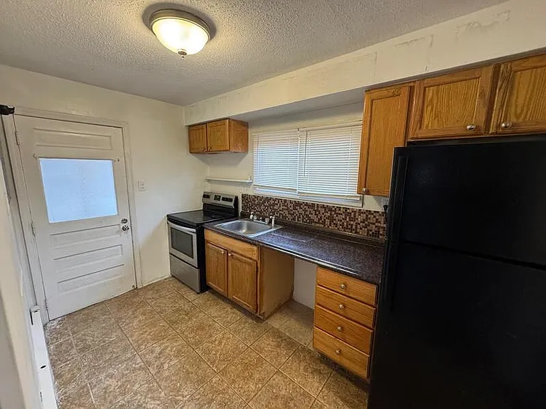 8693 Paige Ave — Photo 9