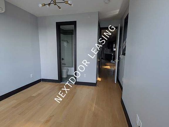 4th image of 41 Van Wagenen Ave #3LM