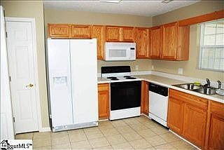 5th image of 220 Woodruff Park Ln