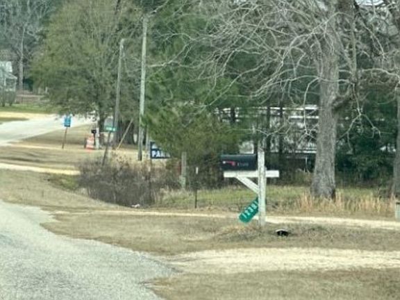 Exterior Neighborhood (street photo)