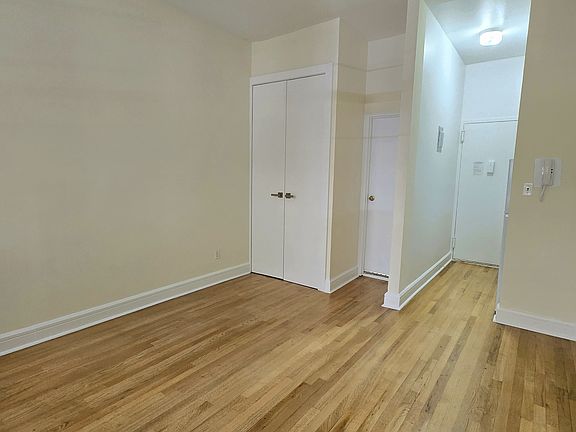 4th image of 206 W 106th St APT 5