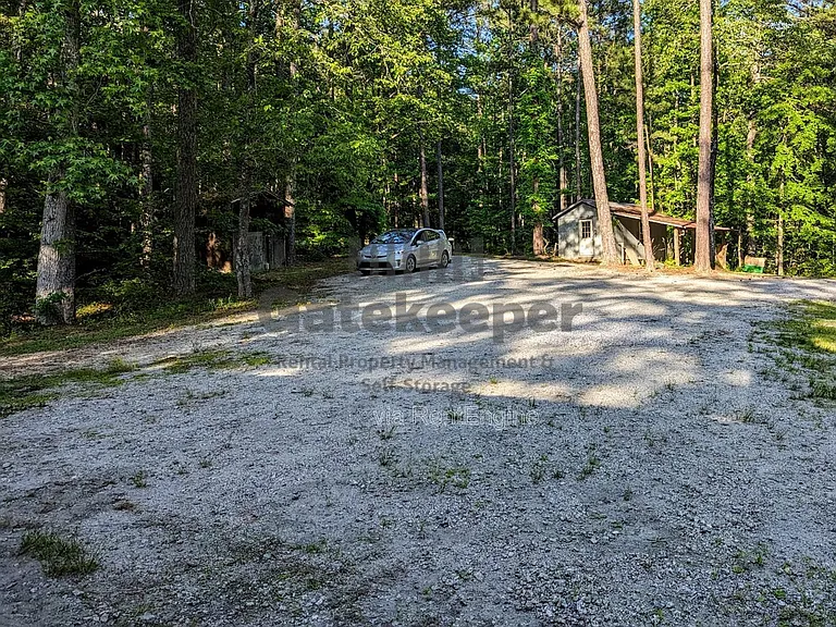 1096 Boone Rd — Photo 23