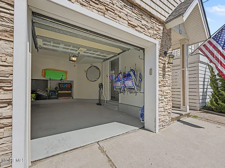 7 E Church St — Photo 42