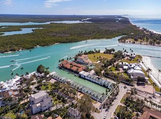 63 Cove Ln, Naples, FL 34102