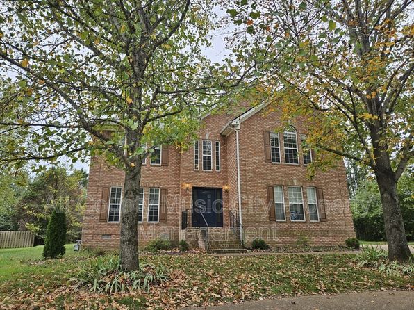 425 Chamberlain Park Ln