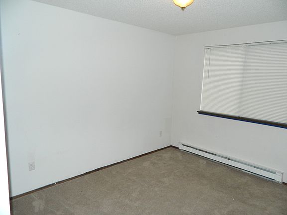 2nd image of 10002 158th St E APT 1