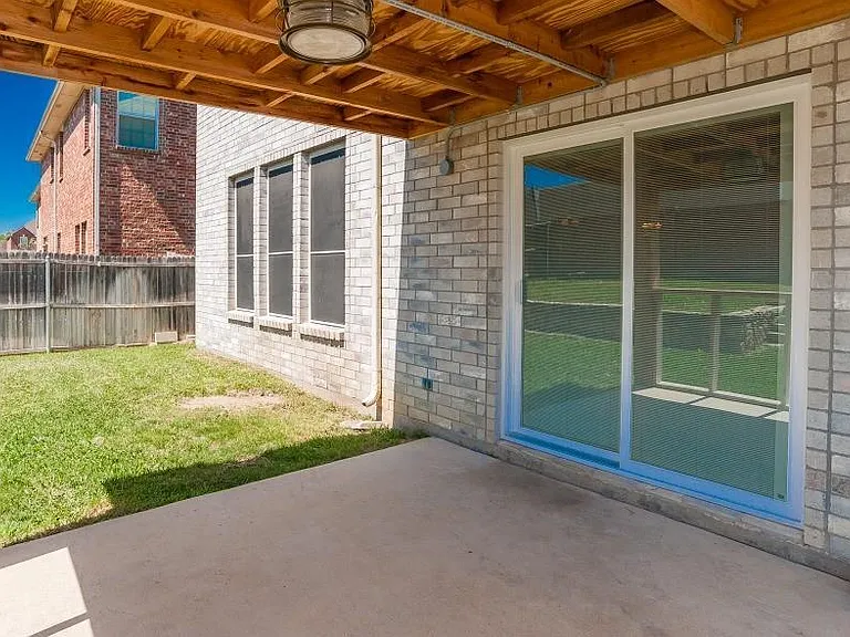 506 Port Royale Way — Photo 17