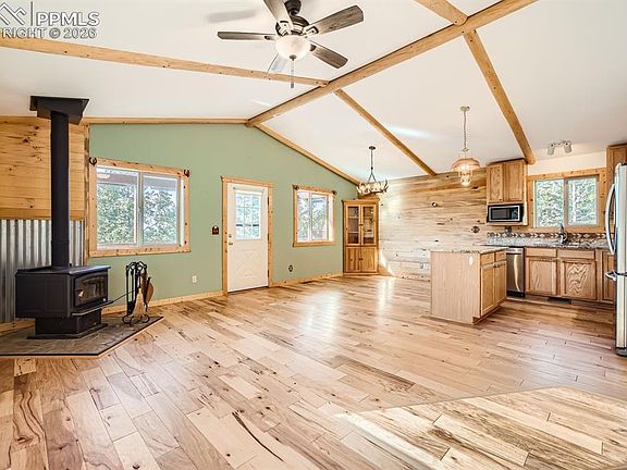 3rd image of 25 Amanda Cir