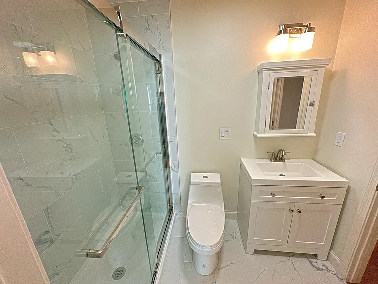 130 W 8th St #1 — Photo 31